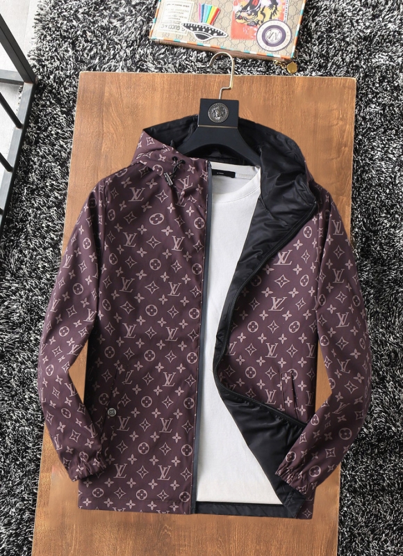 Hoodies & Sweatshirts