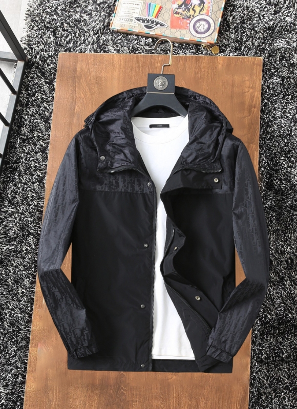 Hoodies & Sweatshirts