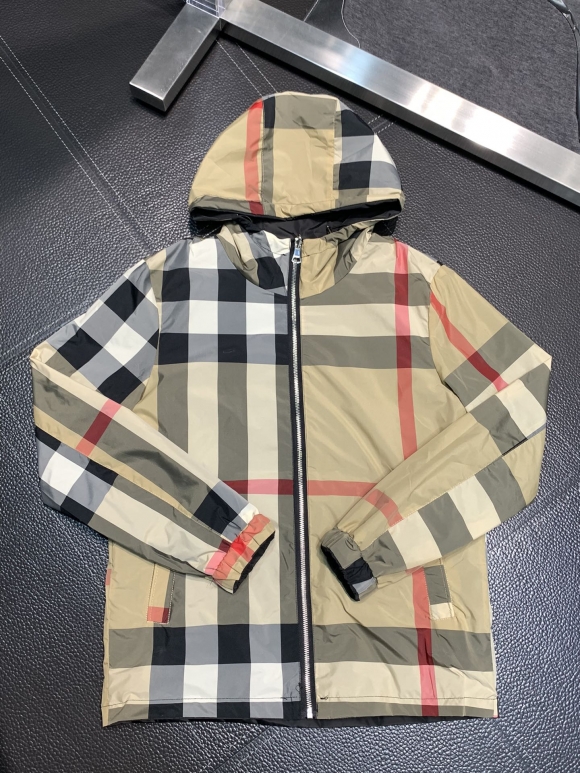 Hoodies & Sweatshirts