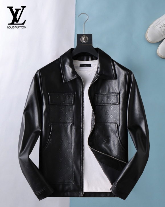 Hoodies & Sweatshirts