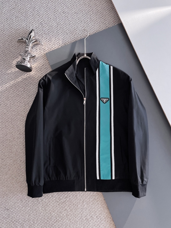 Hoodies & Sweatshirts