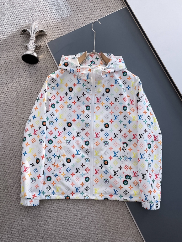 Hoodies & Sweatshirts