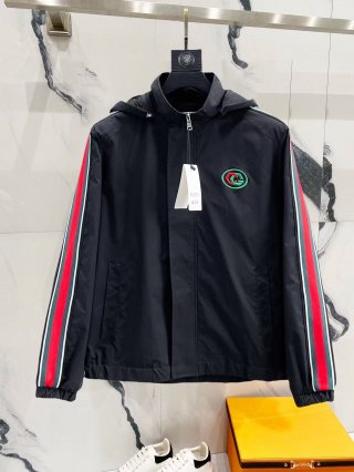 Hoodies & Sweatshirts