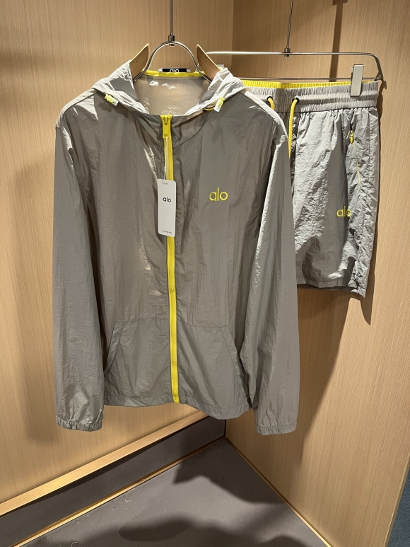 Hoodies & Sweatshirts Hoodies & Sweatshirts