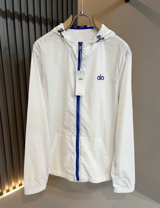 Hoodies & Sweatshirts