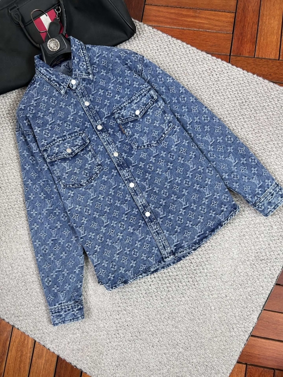 Coats & Jackets Coats & Jackets