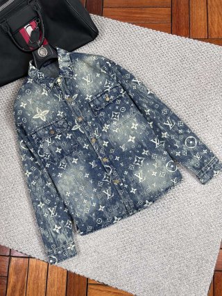 Coats & Jackets Coats & Jackets