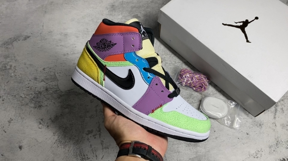 AirJordan1MidSHOES