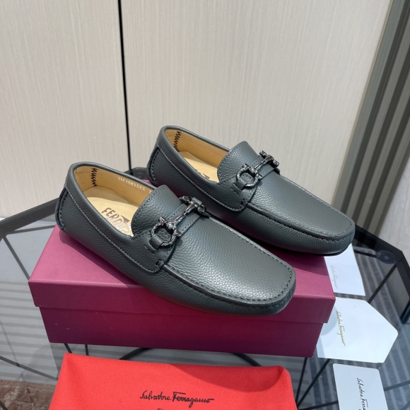 FerragamoSHOES