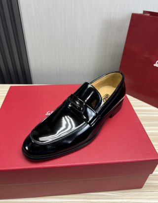 FerragamoSHOES