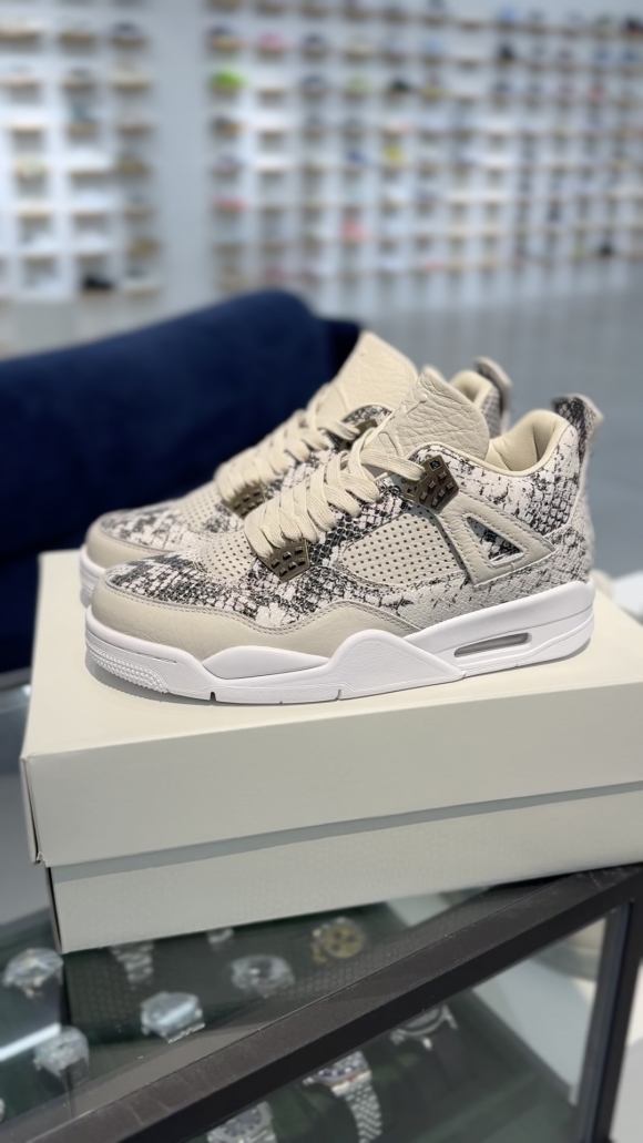 AirJordan4SHOES