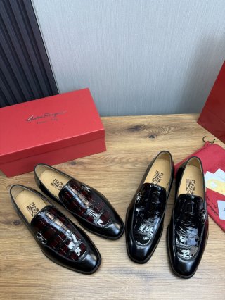 FerragamoSHOES