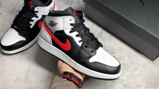AirJordan1MidSHOES