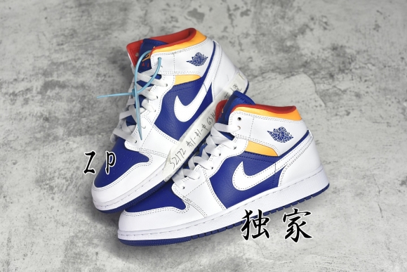 AirJordan1MidSHOES