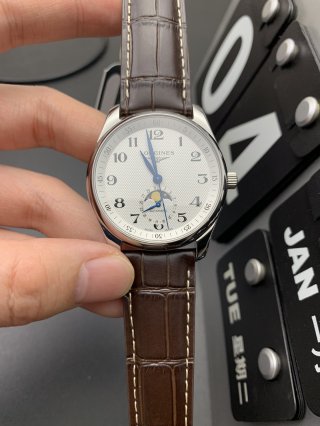 LONGINES