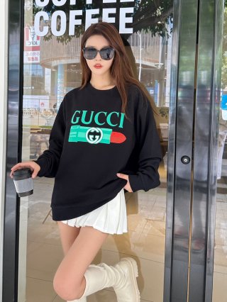 Hoodies & Sweatshirts