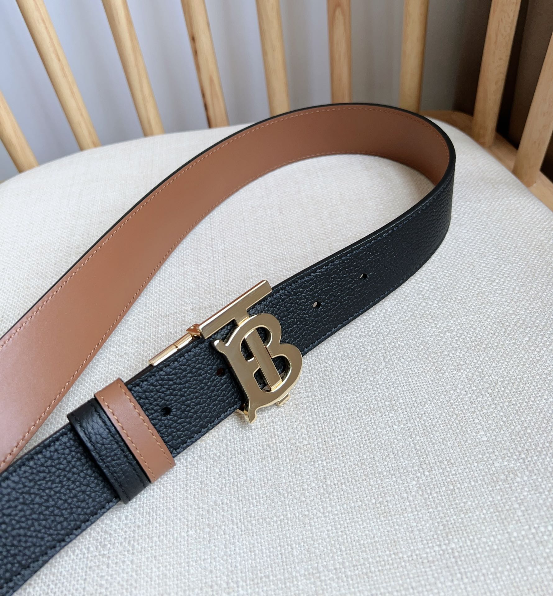 Burberry-Belts