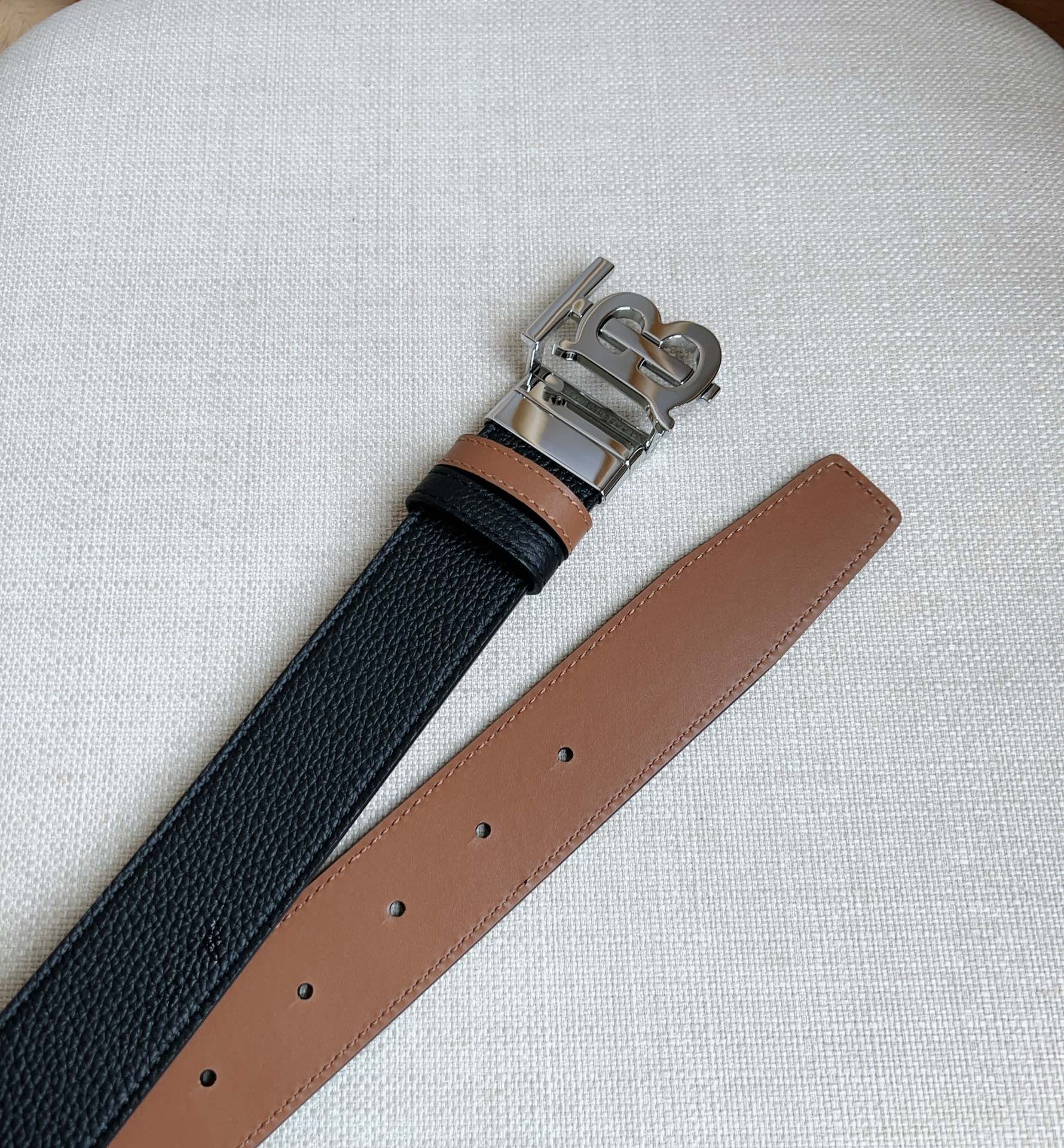 Burberry-Belts