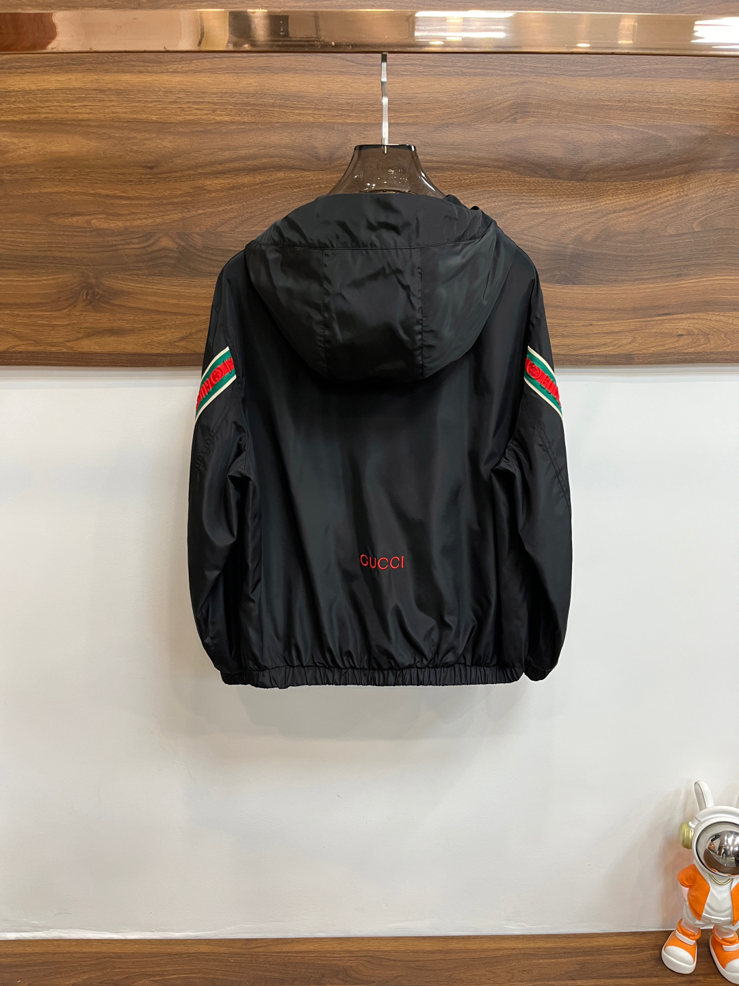 Hoodies & Sweatshirts