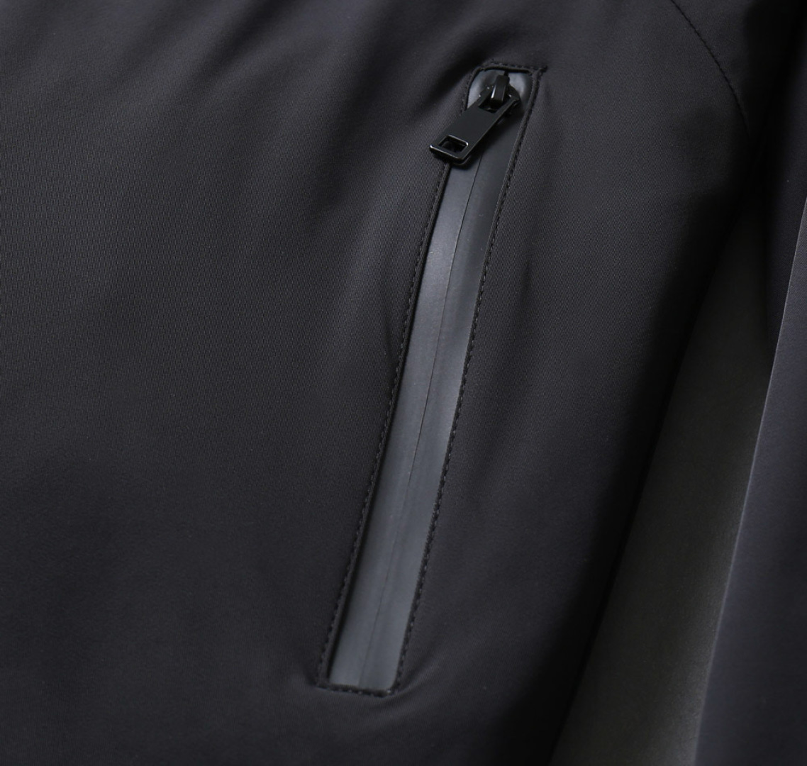 Hoodies & Sweatshirts