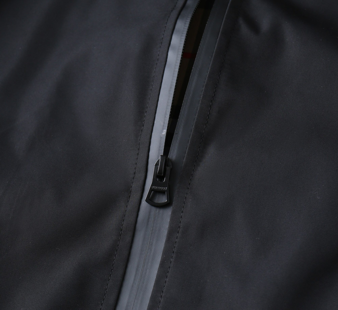 Hoodies & Sweatshirts