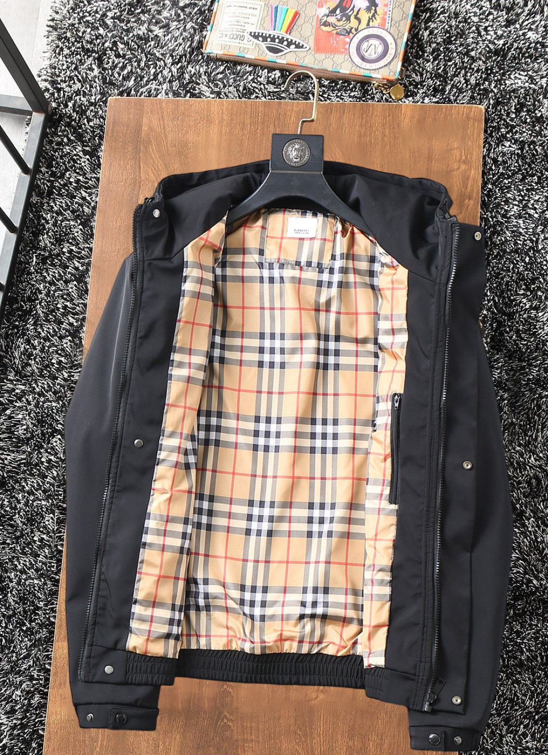 Hoodies & Sweatshirts