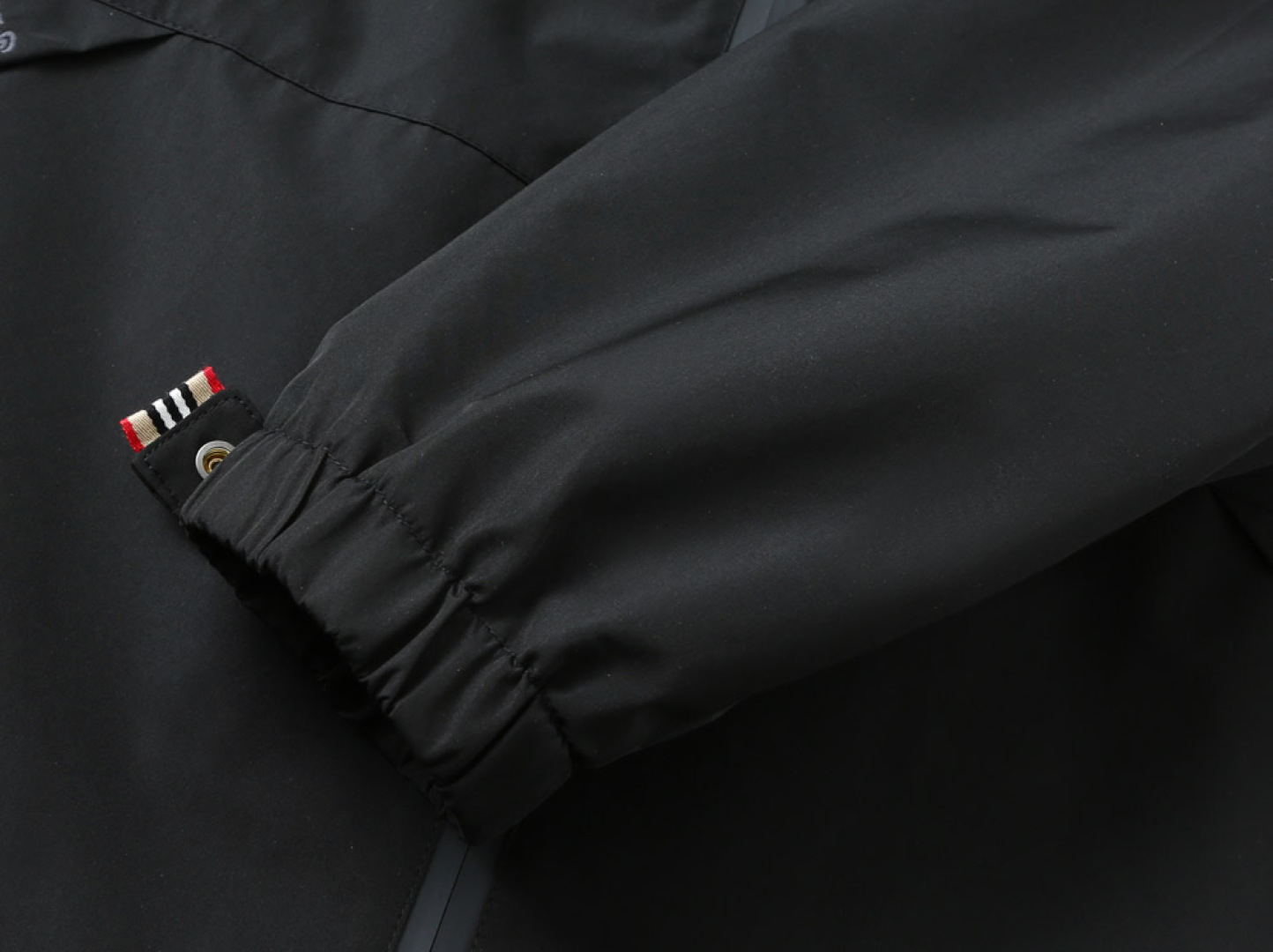 Hoodies & Sweatshirts