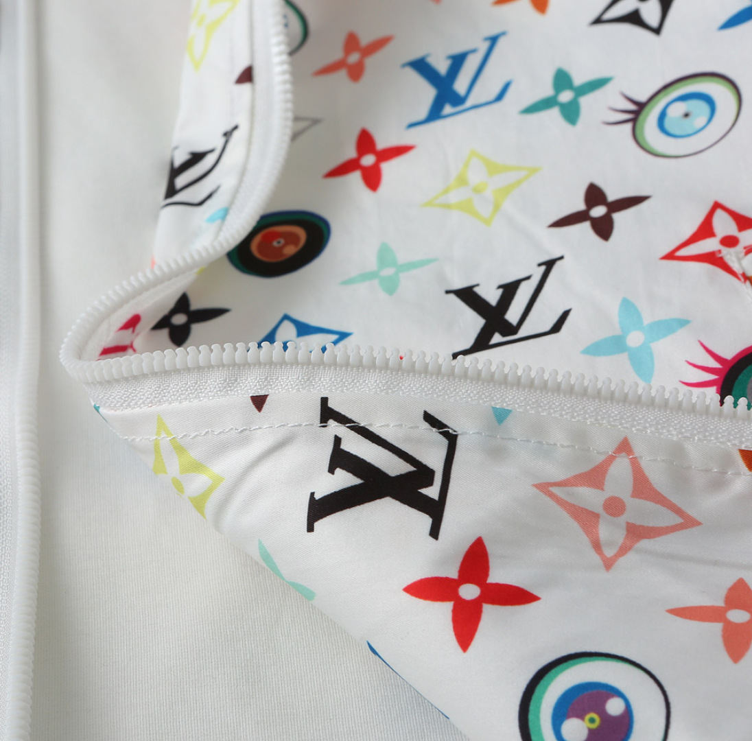 Hoodies & Sweatshirts