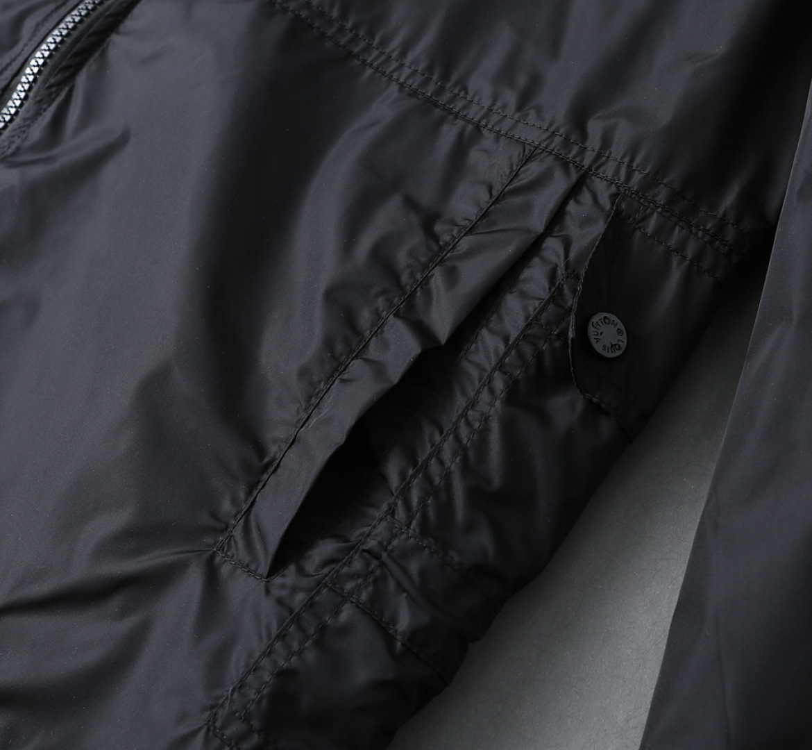 Hoodies & Sweatshirts