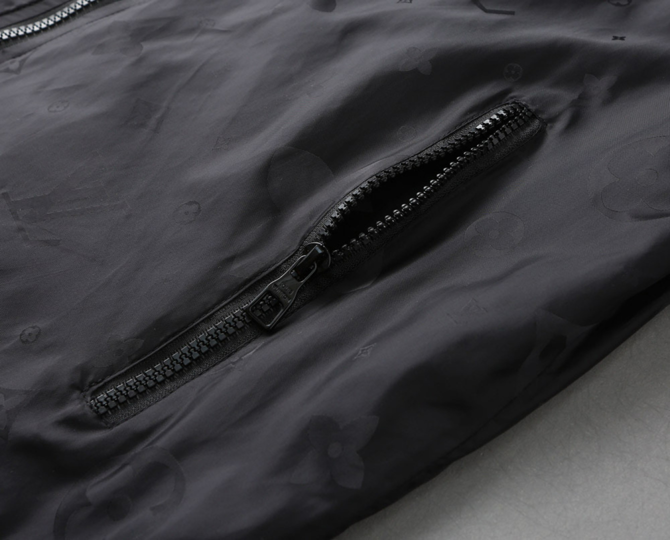 Hoodies & Sweatshirts