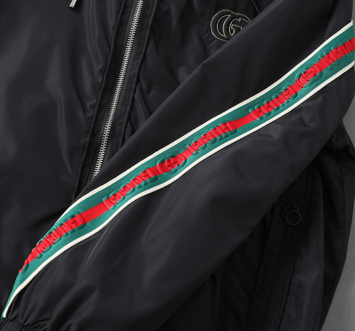 Hoodies & Sweatshirts