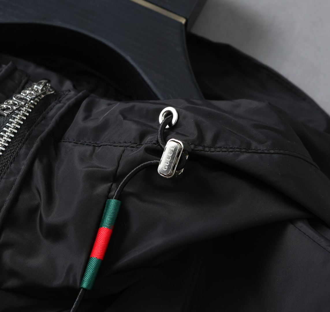 Hoodies & Sweatshirts