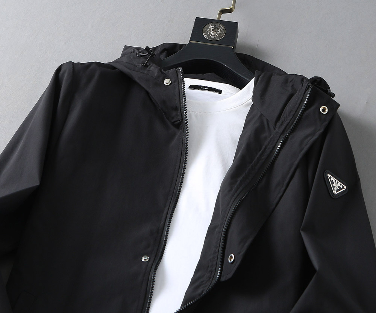 Hoodies & Sweatshirts