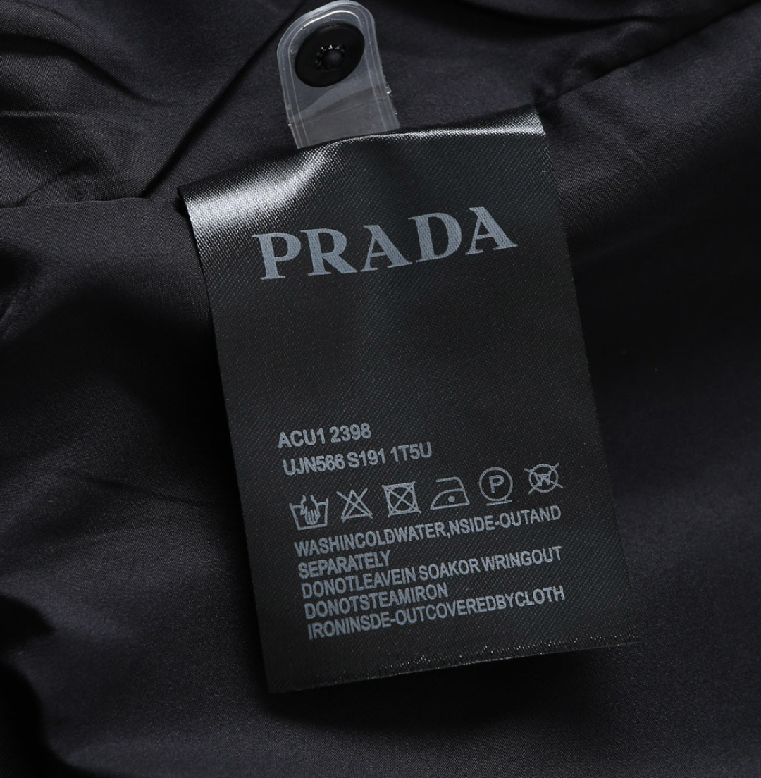 Hoodies & Sweatshirts