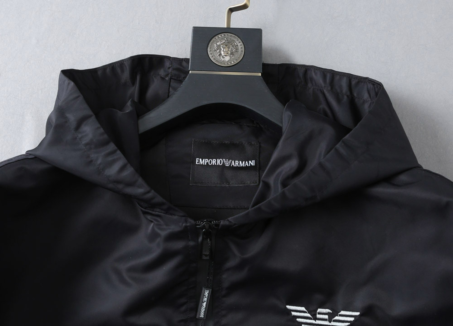 Hoodies & Sweatshirts