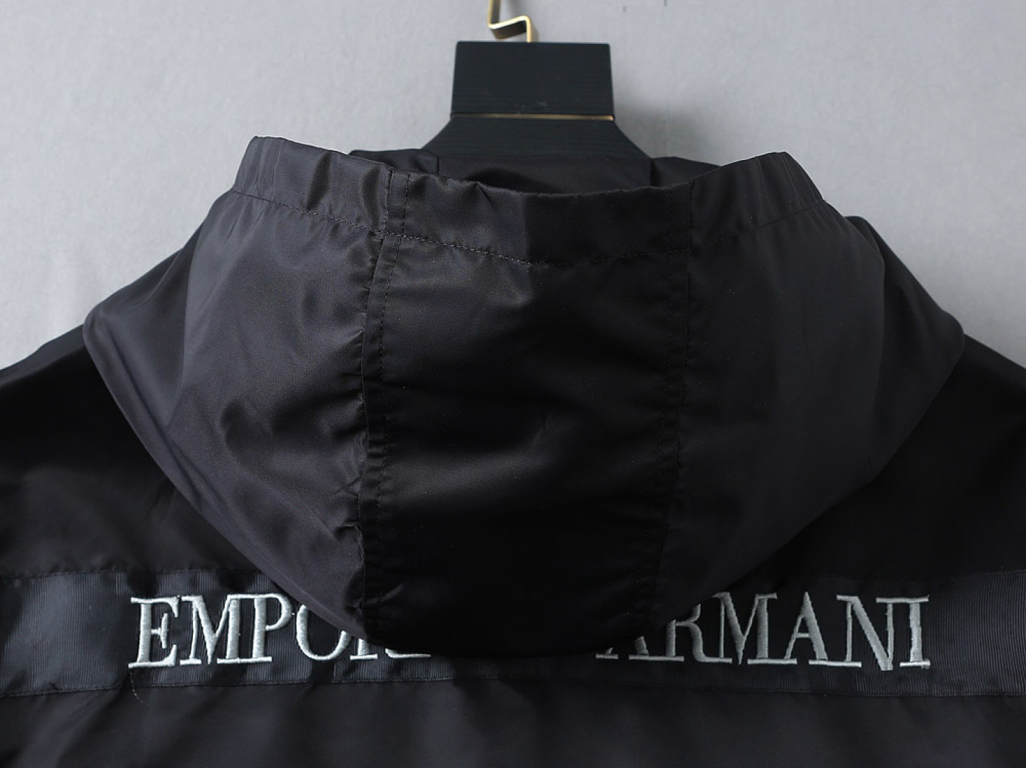 Hoodies & Sweatshirts