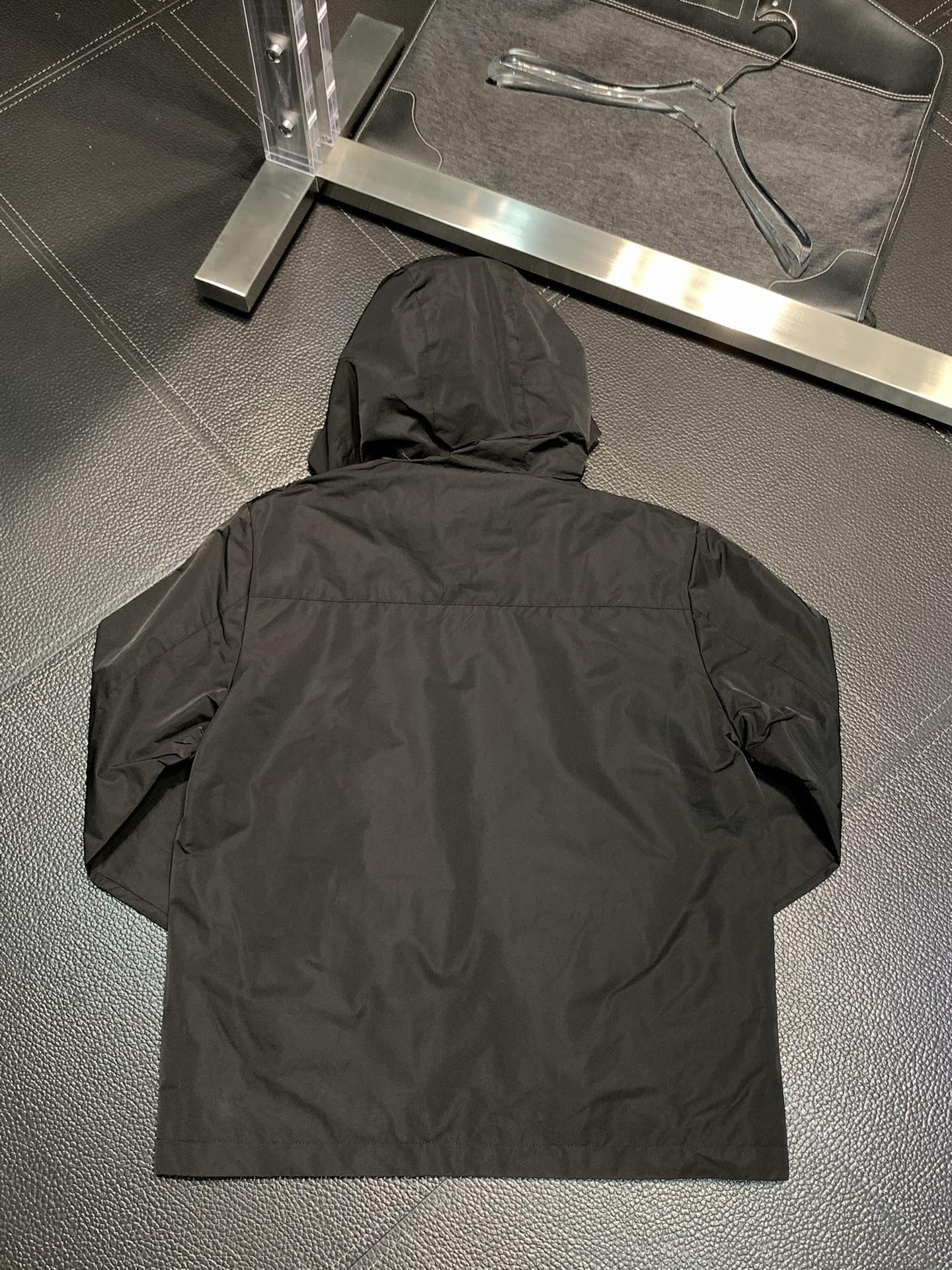 Hoodies & Sweatshirts