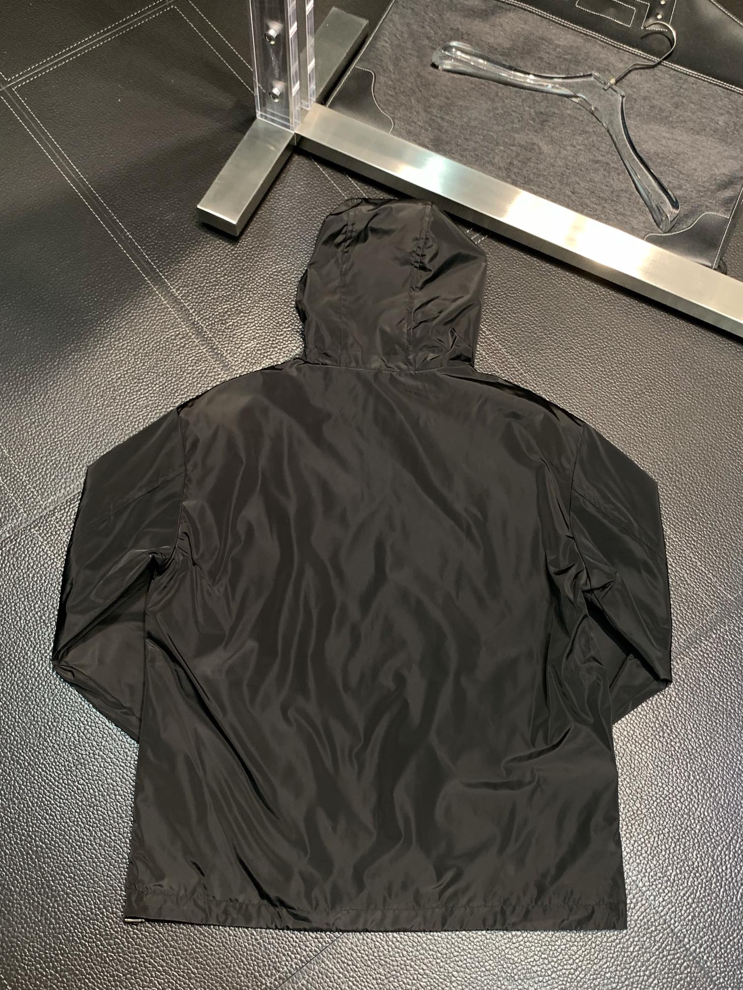 Hoodies & Sweatshirts