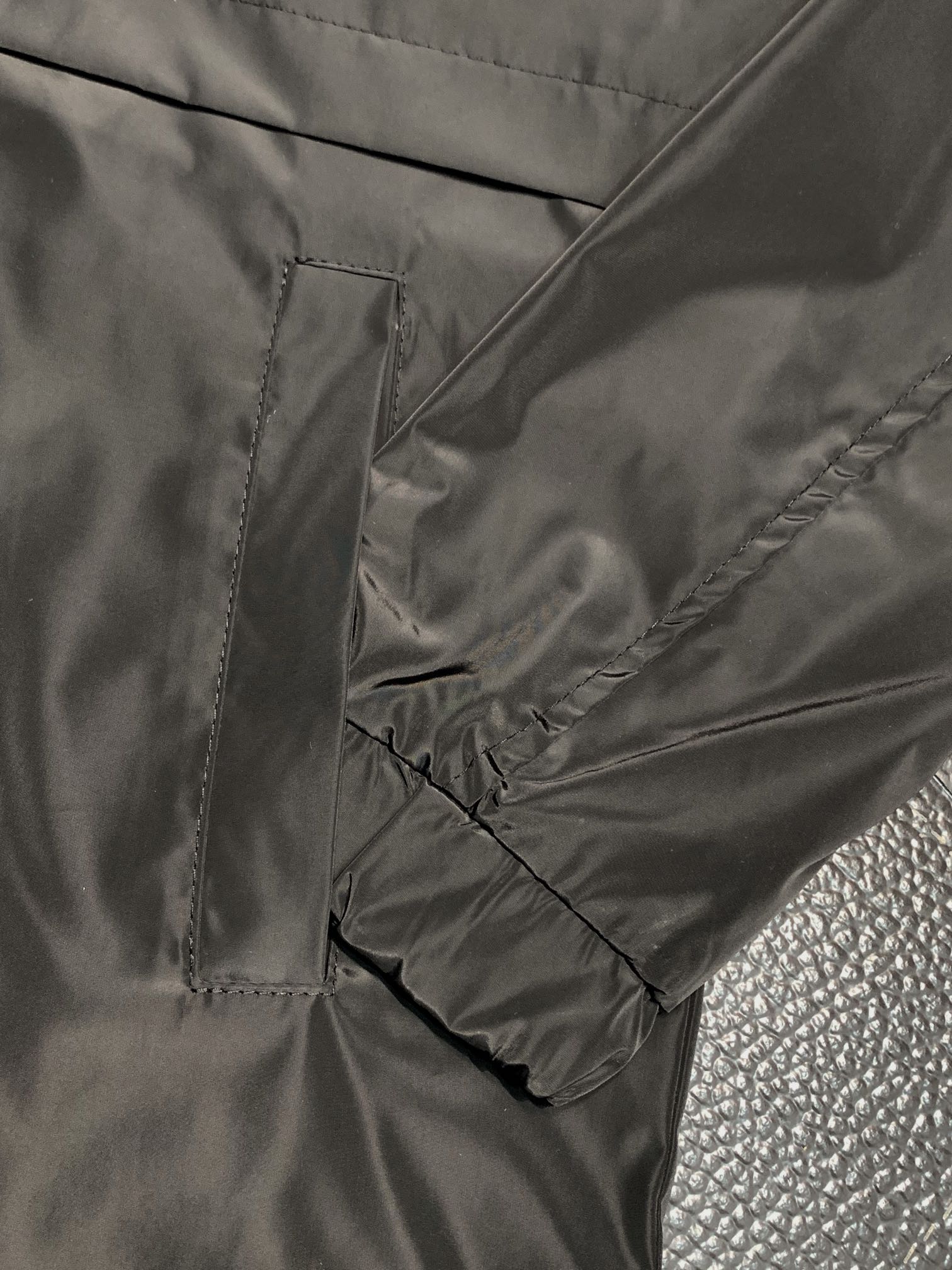 Hoodies & Sweatshirts