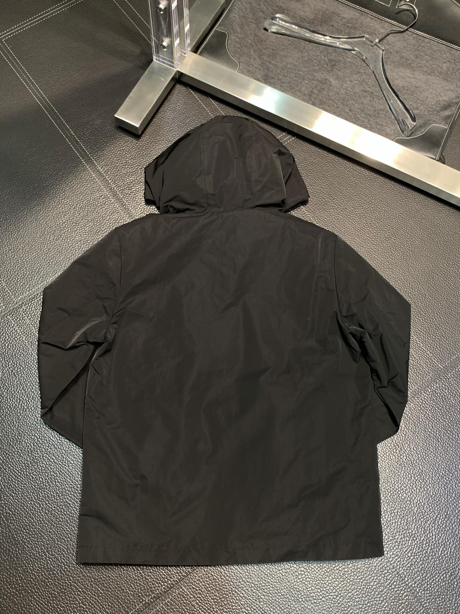 Hoodies & Sweatshirts