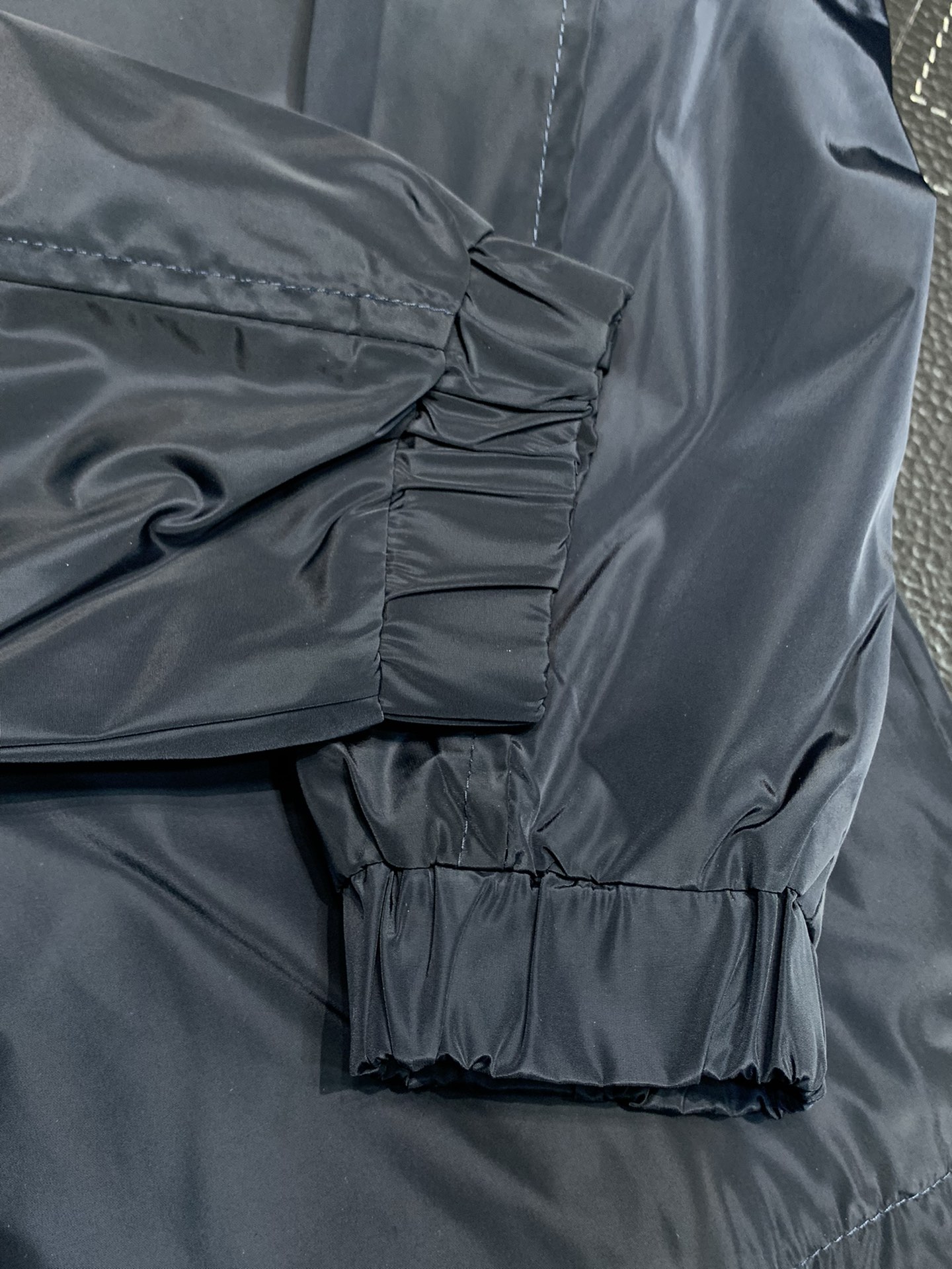 Hoodies & Sweatshirts