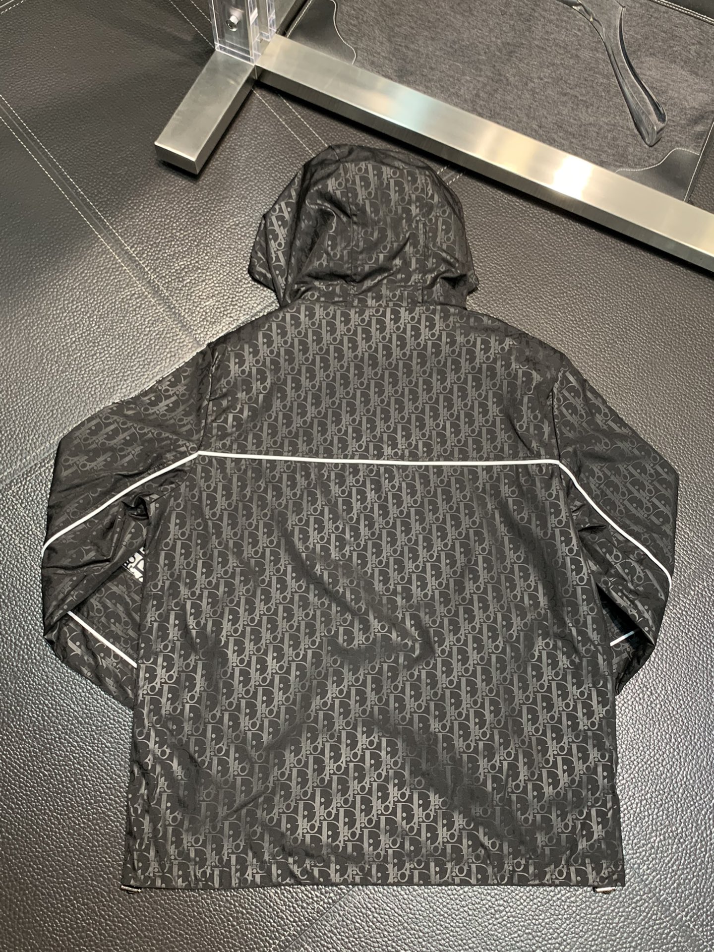 Hoodies & Sweatshirts