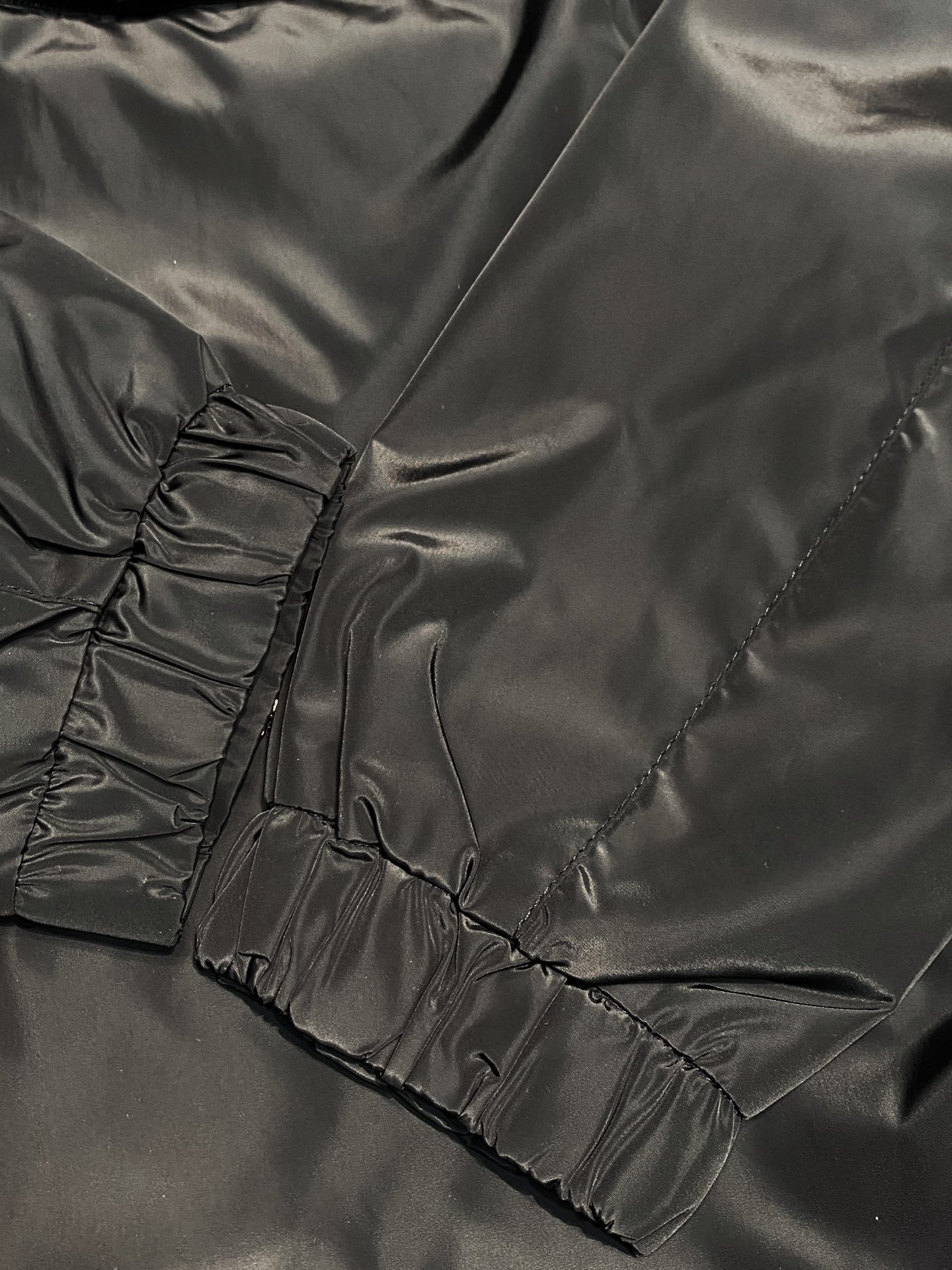 Hoodies & Sweatshirts