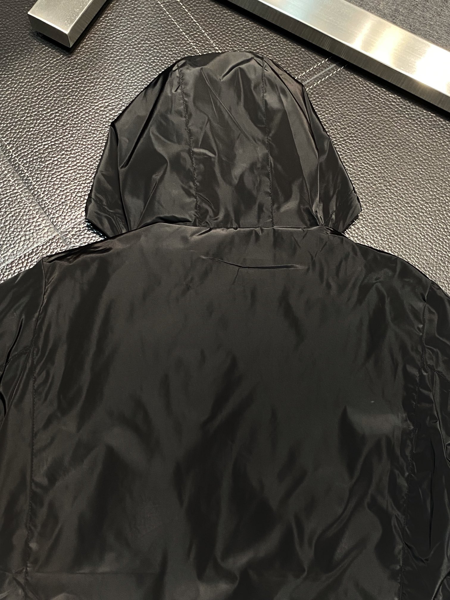 Hoodies & Sweatshirts