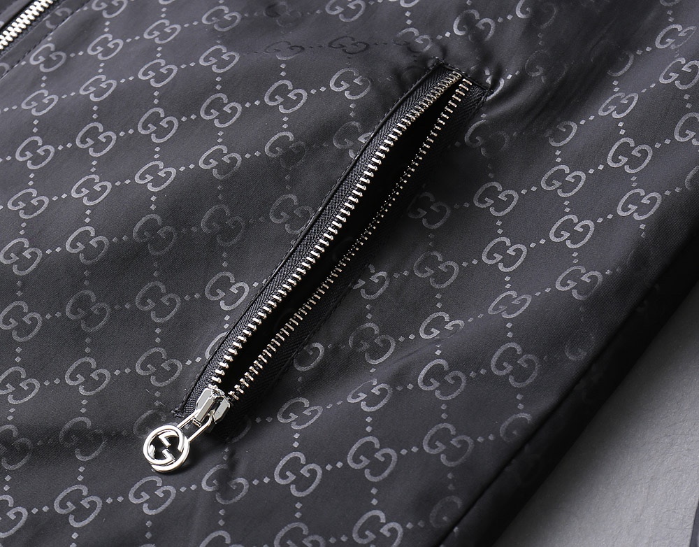 Hoodies & Sweatshirts