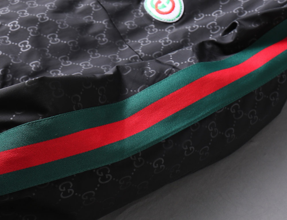 Hoodies & Sweatshirts