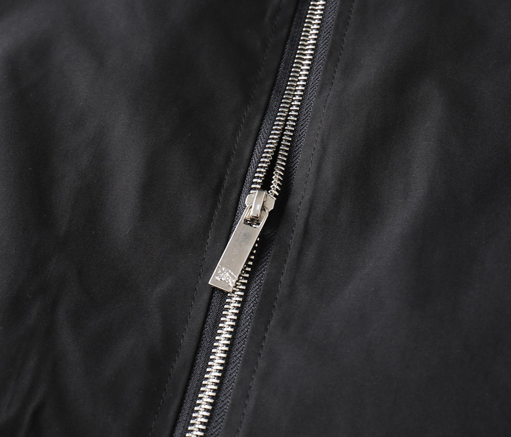 Hoodies & Sweatshirts