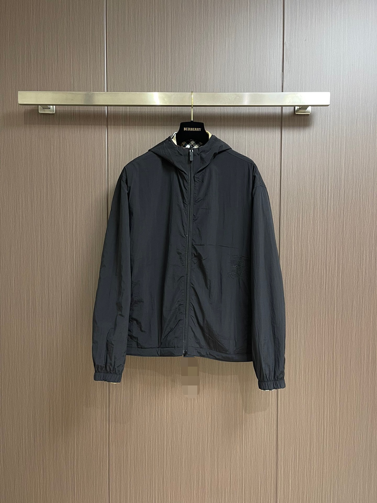 Hoodies & Sweatshirts