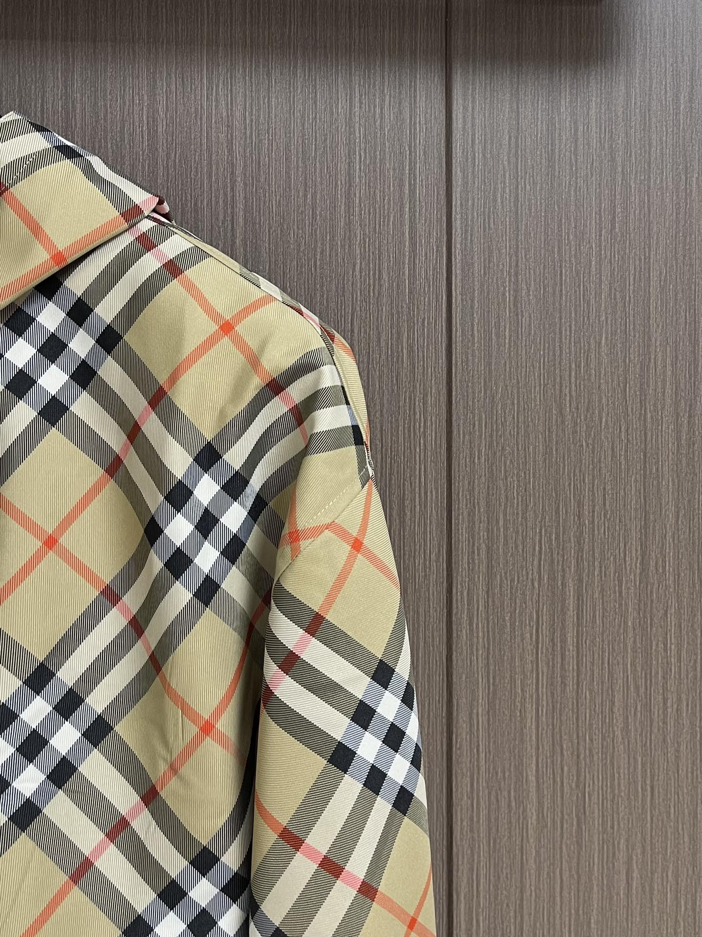 Hoodies & Sweatshirts