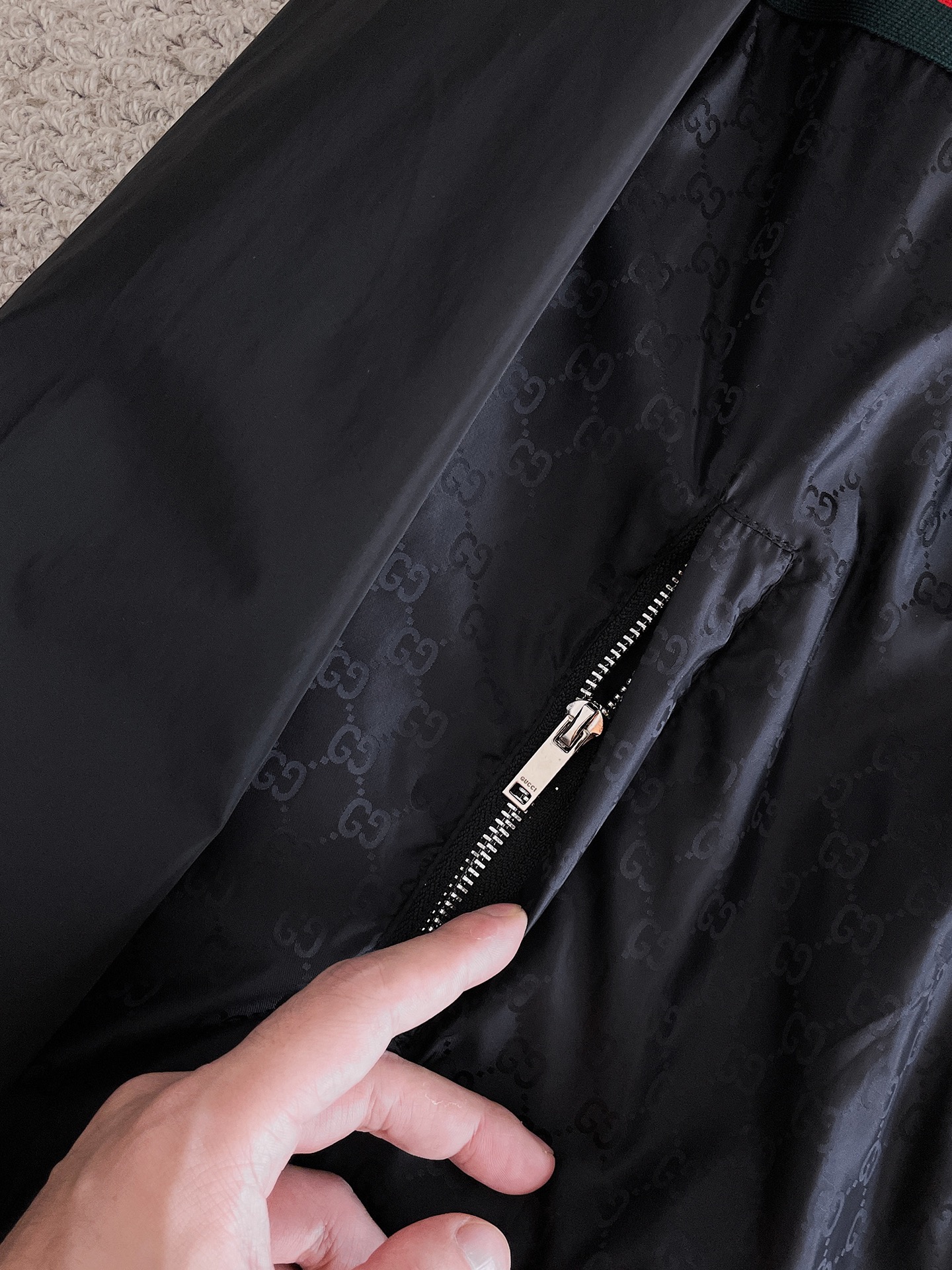 Hoodies & Sweatshirts